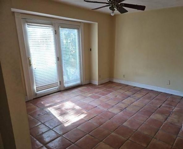 54 Hideaway LN, Moneta, VA 24121