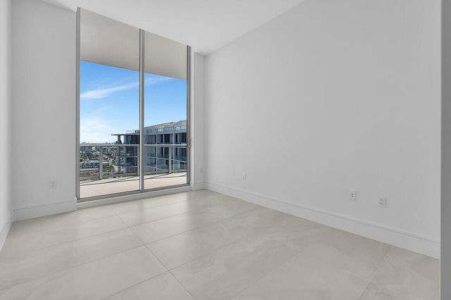 220 Lake Shore Drive 2411, Lake Park, FL 33403