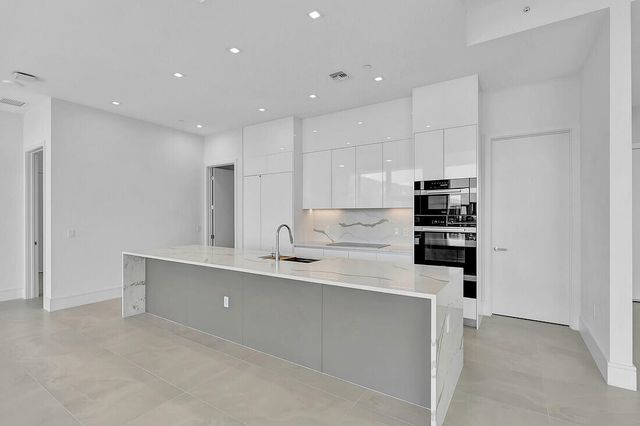 220 Lake Shore Drive 2411, Lake Park, FL 33403