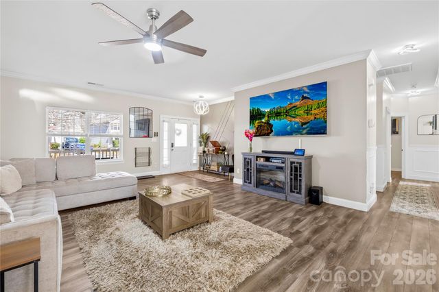 6406 Castlewynd Court, Charlotte, NC 28212