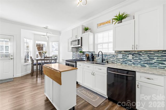 6406 Castlewynd Court, Charlotte, NC 28212