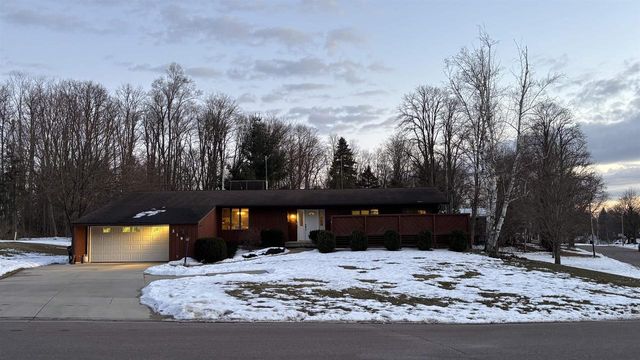 219 James Street, Portage, WI 53901