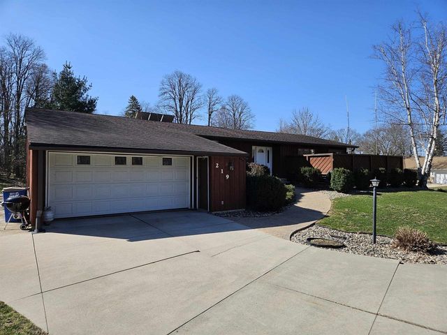 219 James Street, Portage, WI 53901