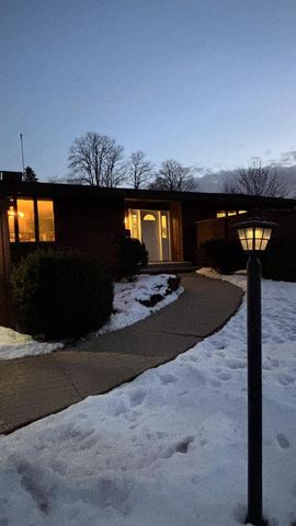 219 James Street, Portage, WI 53901