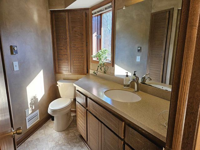 219 James Street, Portage, WI 53901