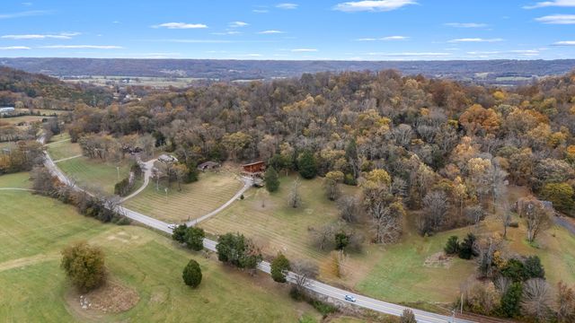 4664 Highway 64, E, Wartrace, TN 37183