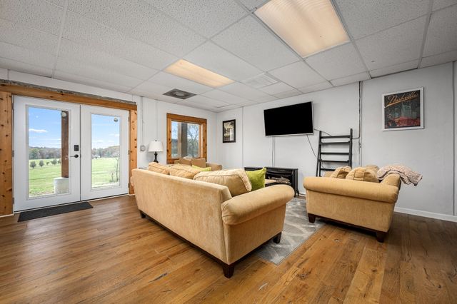 4664 Highway 64, E, Wartrace, TN 37183