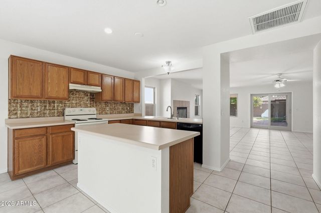 495 W FABENS Lane, Gilbert, AZ 85233