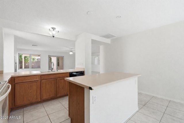 495 W FABENS Lane, Gilbert, AZ 85233