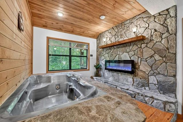 77 Alpine Way, Blairsville, GA 30512