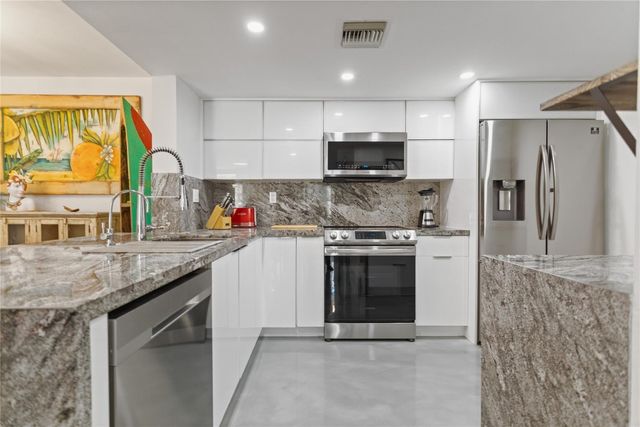 520 SE 5th Avenue 2212, Fort Lauderdale, FL 33301