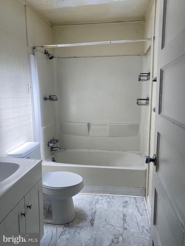 336 W 15TH ST, Chester, PA 19013