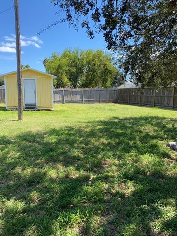 1933 Orange St, Corpus Christi, TX 78418