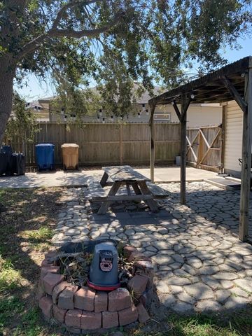 1933 Orange St, Corpus Christi, TX 78418