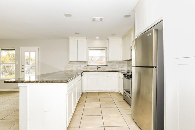 6015 Glenhurst Drive, Houston, TX 77033