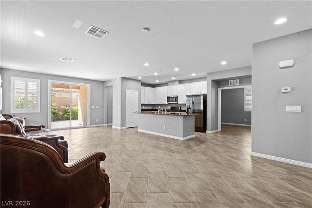 9257 Valley Betica Avenue, Las Vegas, NV 89148