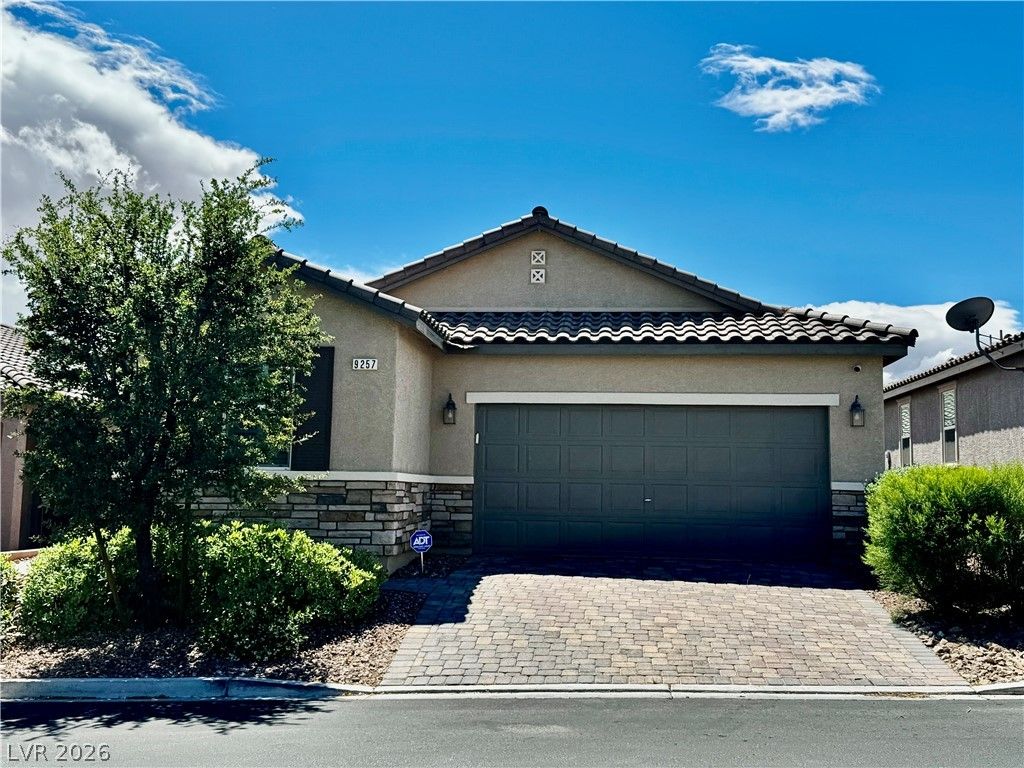 9257 Valley Betica Avenue, Las Vegas, NV 89148