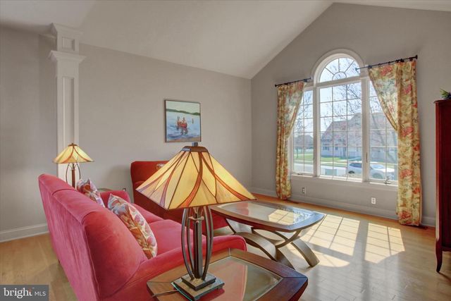 10 BAYBERRY RD, Carlisle, PA 17013