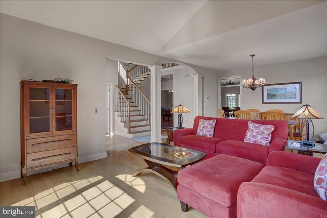 10 BAYBERRY RD, Carlisle, PA 17013