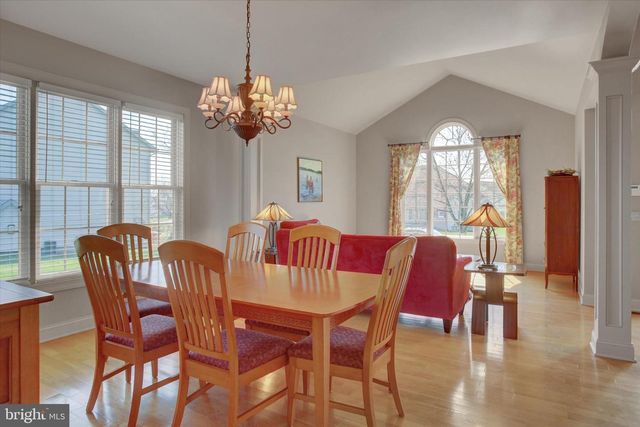 10 BAYBERRY RD, Carlisle, PA 17013