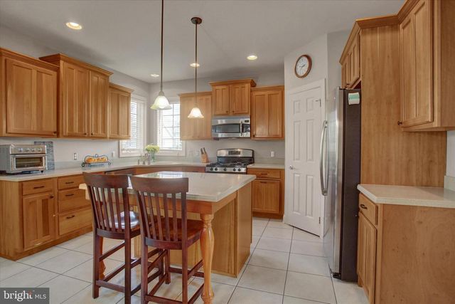 10 BAYBERRY RD, Carlisle, PA 17013