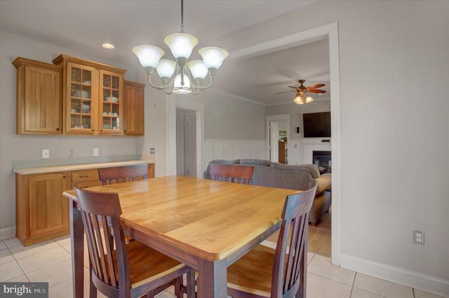 10 BAYBERRY RD, Carlisle, PA 17013