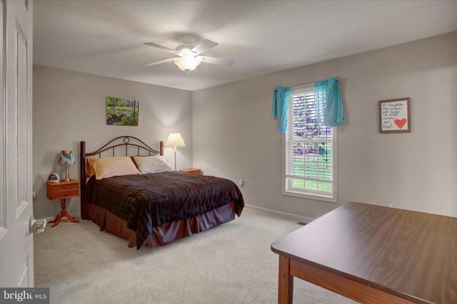 10 BAYBERRY RD, Carlisle, PA 17013