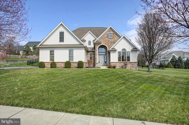 10 BAYBERRY RD, Carlisle, PA 17013