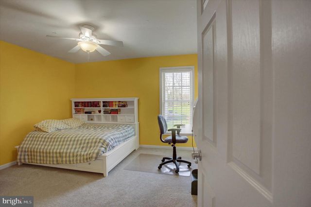10 BAYBERRY RD, Carlisle, PA 17013
