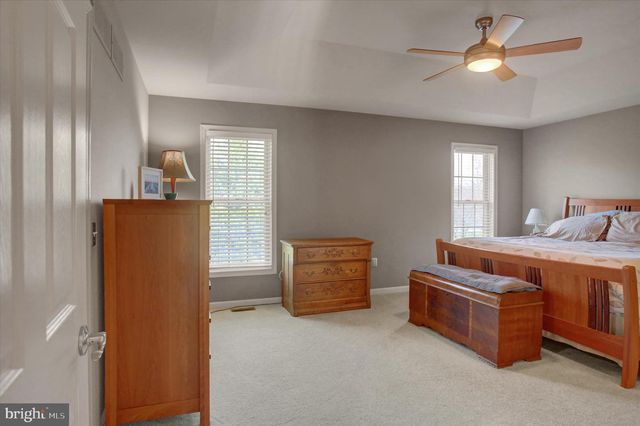 10 BAYBERRY RD, Carlisle, PA 17013