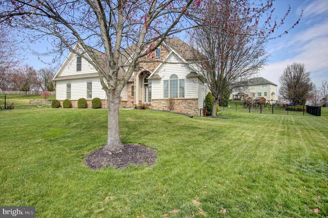 10 BAYBERRY RD, Carlisle, PA 17013