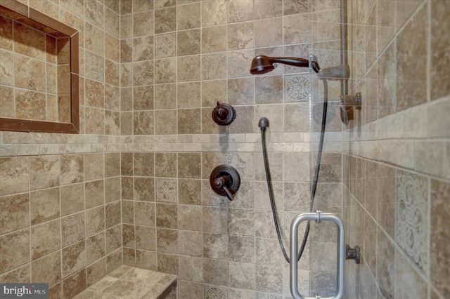 10 BAYBERRY RD, Carlisle, PA 17013