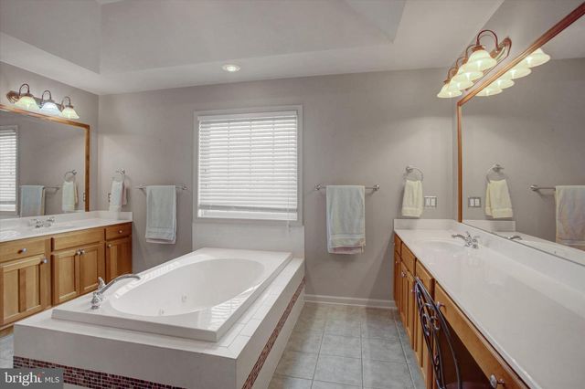10 BAYBERRY RD, Carlisle, PA 17013