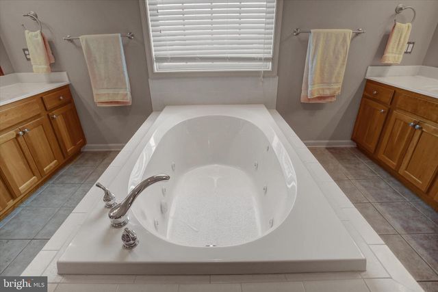 10 BAYBERRY RD, Carlisle, PA 17013