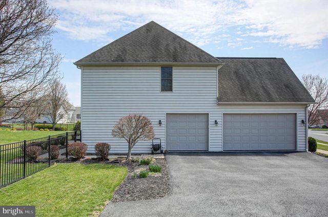 10 BAYBERRY RD, Carlisle, PA 17013