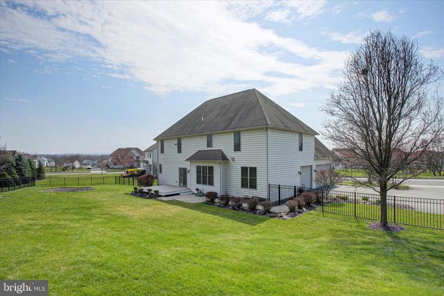 10 BAYBERRY RD, Carlisle, PA 17013