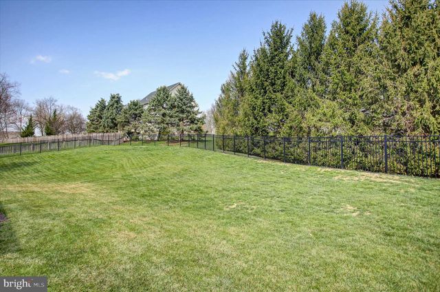 10 BAYBERRY RD, Carlisle, PA 17013