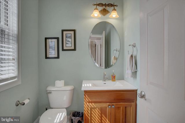 10 BAYBERRY RD, Carlisle, PA 17013