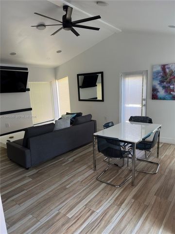 265 NE 151st St, Miami, FL 33162