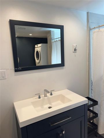 265 NE 151st St, Miami, FL 33162