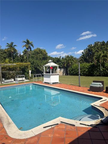 265 NE 151st St, Miami, FL 33162