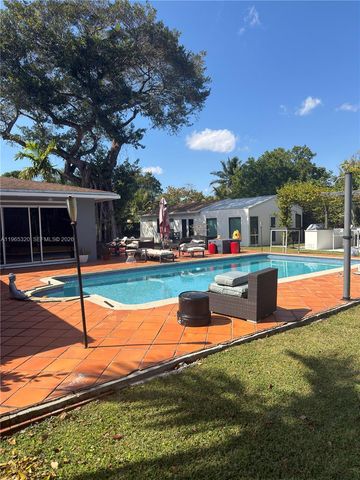 265 NE 151st St, Miami, FL 33162