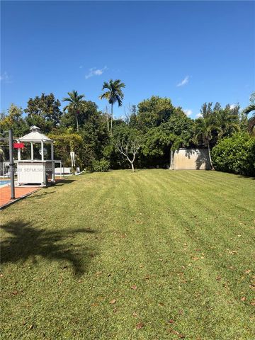 265 NE 151st St, Miami, FL 33162