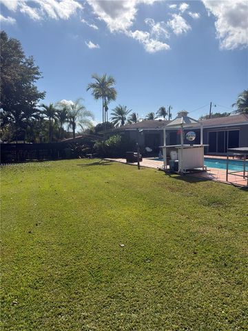 265 NE 151st St, Miami, FL 33162