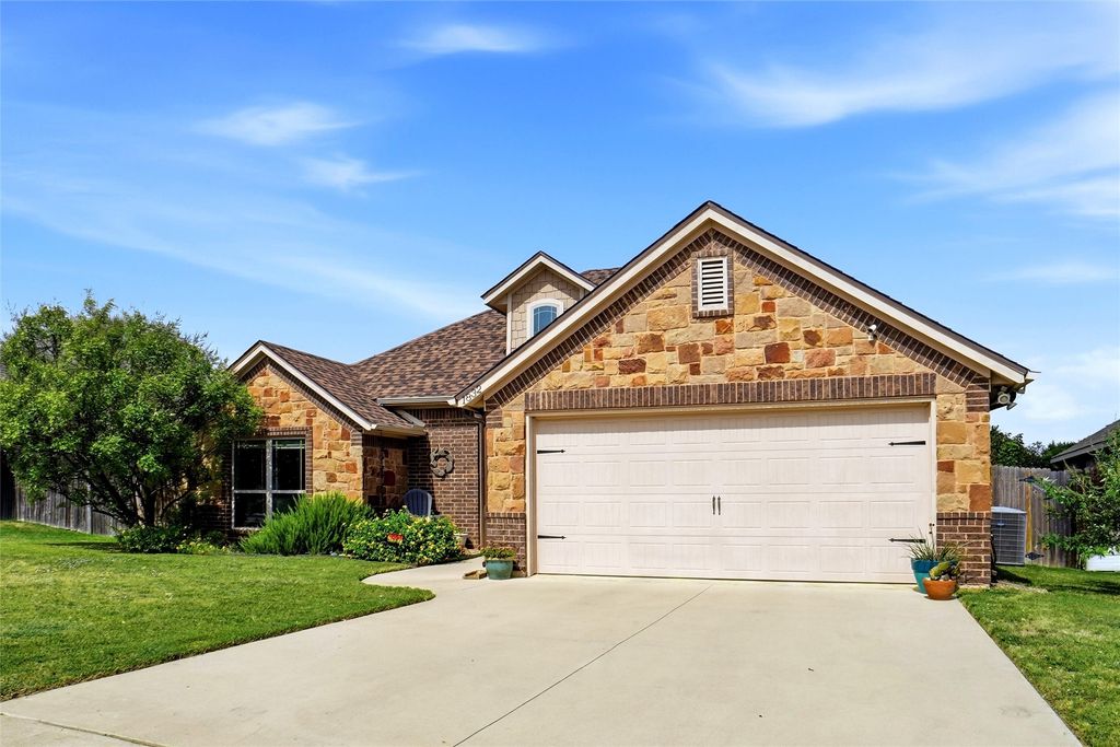 1832 Town Creek Circle, Weatherford, TX 76086 — photo 3