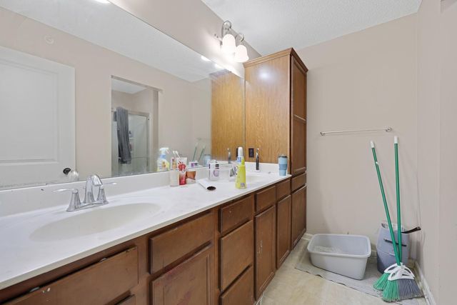 15519 60th Avenue N, Plymouth, MN 55446