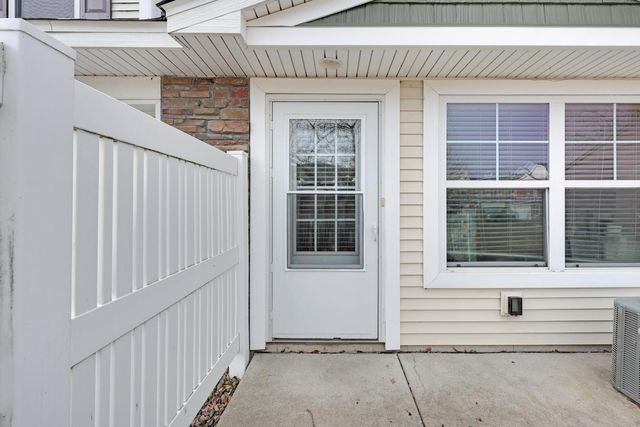 15519 60th Avenue N, Plymouth, MN 55446