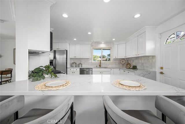 872 2 Huron Drive, Claremont, CA 91711