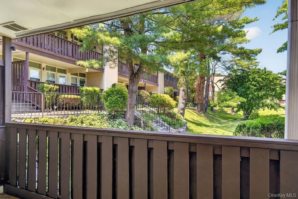 103 Wiltshire Road D8, Scarsdale, NY 10583 — photo 4