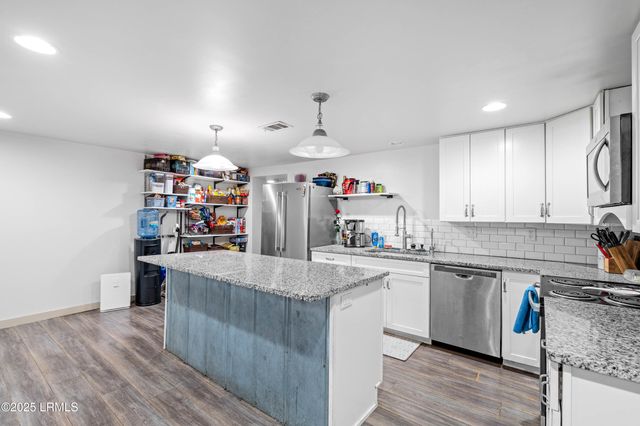 8 Billy Hill Road, Beaufort, SC 29906